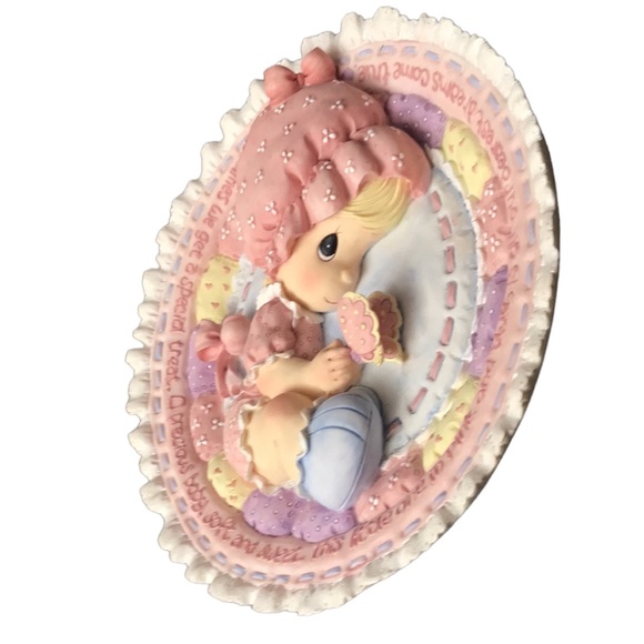 1996 3-D Precious Moments Baby girl plaque - Picture 3 of 5